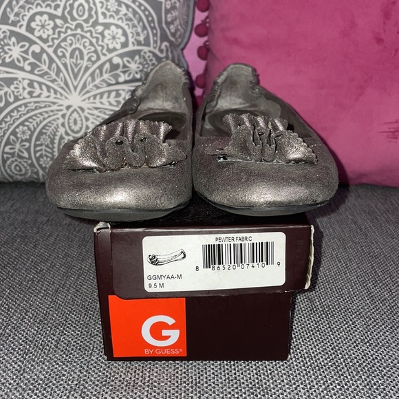 Gray Guess Shimmer Flats - Picture 5 of 5